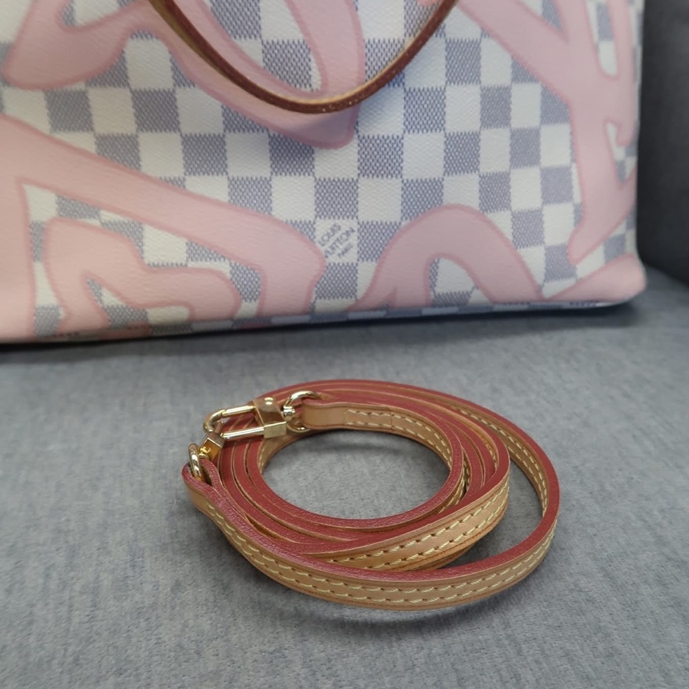 ❌SOLD❌Louis Vuitton Pink and White Tote - Picture 12 of 13